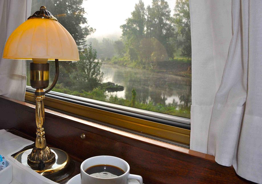 CRUCEROS EN TREN DE LUJO TRANSCANTABRICO GRAN LUJO TRENES DE LUJO NORTE DE EUROPA TRANSCANTABRICO GRAN LUJO TREN SUITE SERVICIO DE LUJO GASTRONOMIA EXTRAORDINARIA
